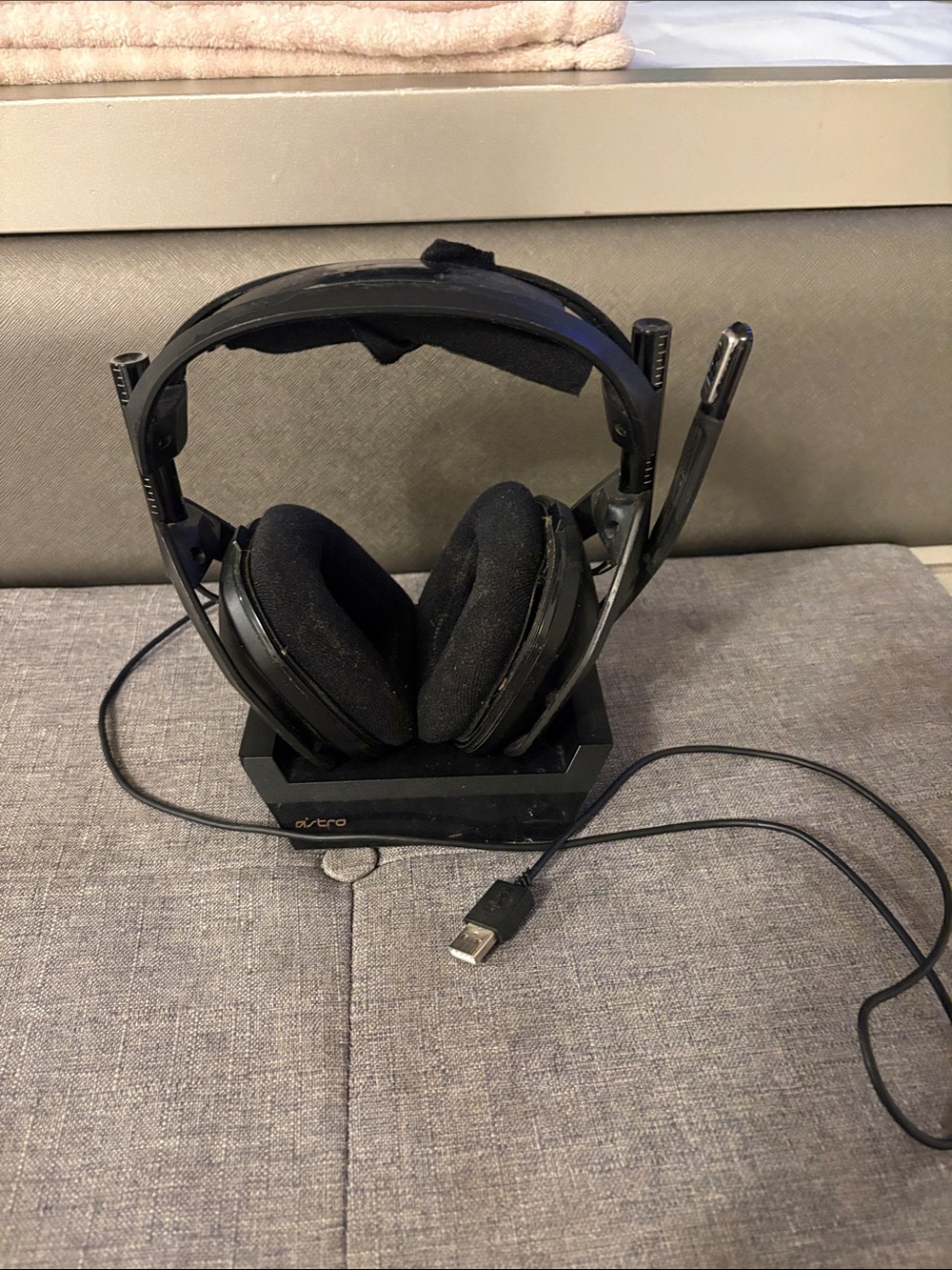 Astr Black Wireless Gaming Headset with Dock and Boom Mic